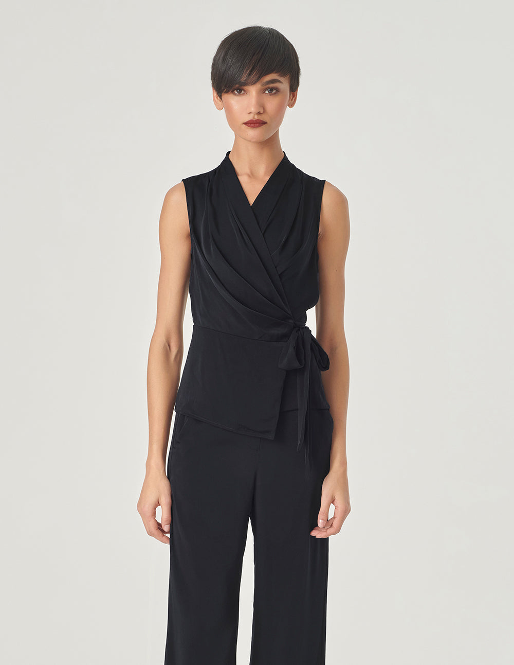 MARYLING Sleeveless V-Neck Tie Detail Top