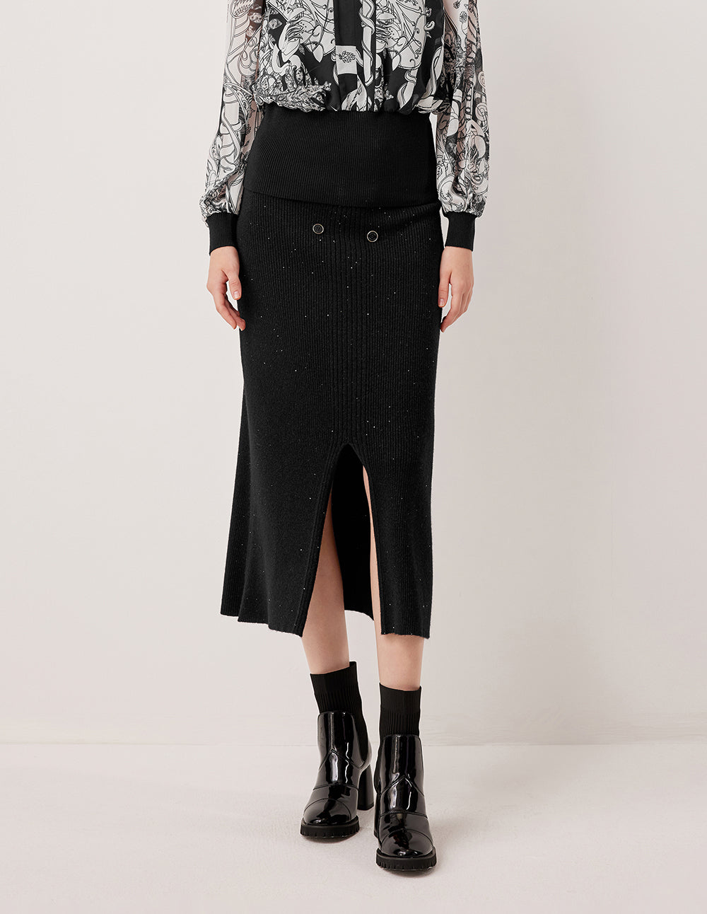 MARYLING High-Waisted Ribbed Wool Midi Skirt with Double Buttons