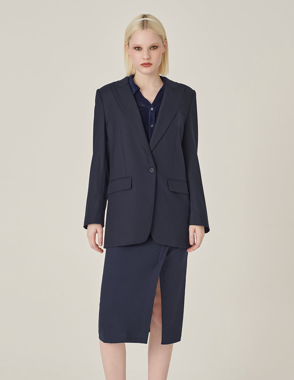 MARYLING Crew-Neck Long-Sleeve Cropped Multi-Pockets Wool Knitted Cardigan