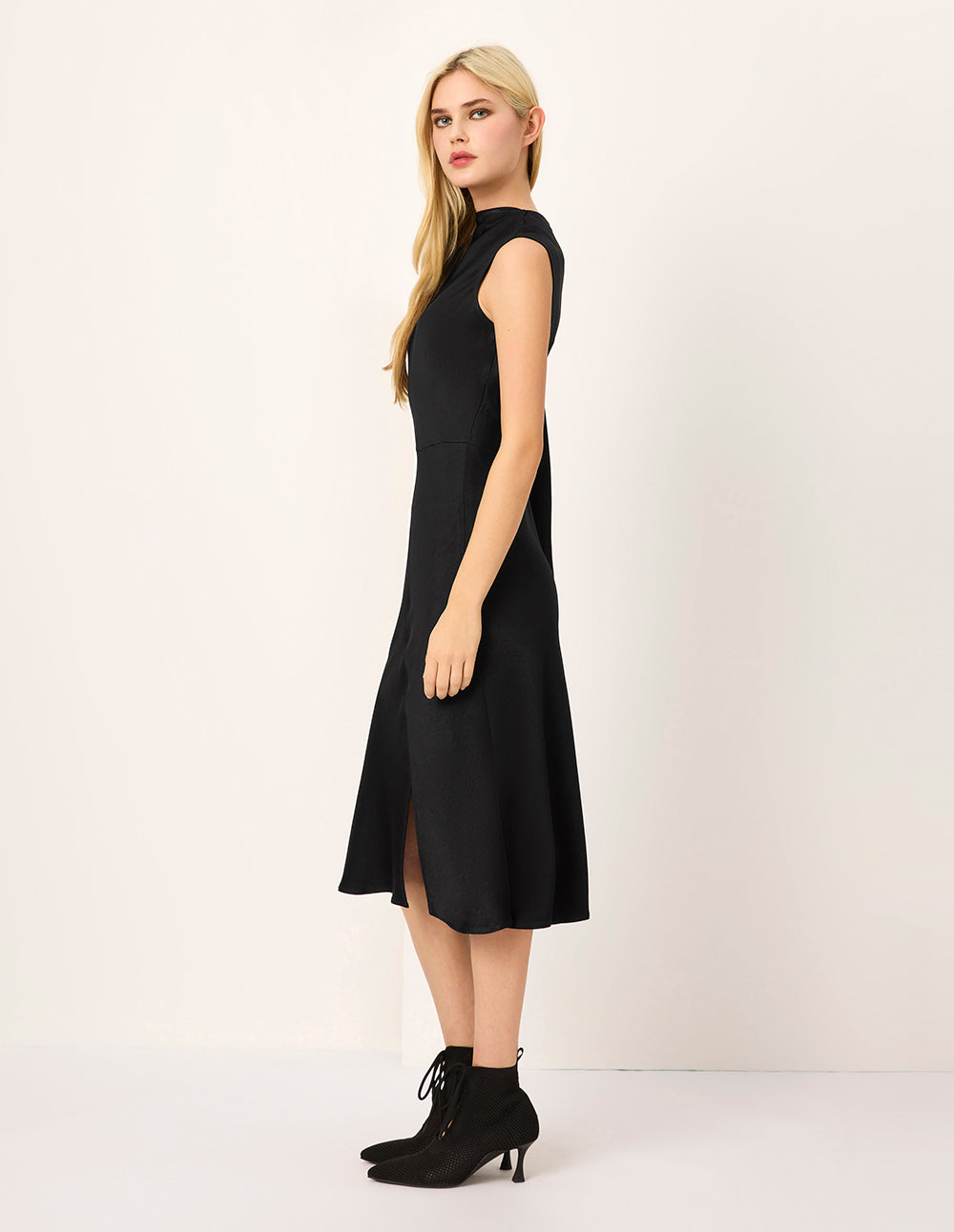 MARYLING Round Neck Sleeveless Slit Midi Dress