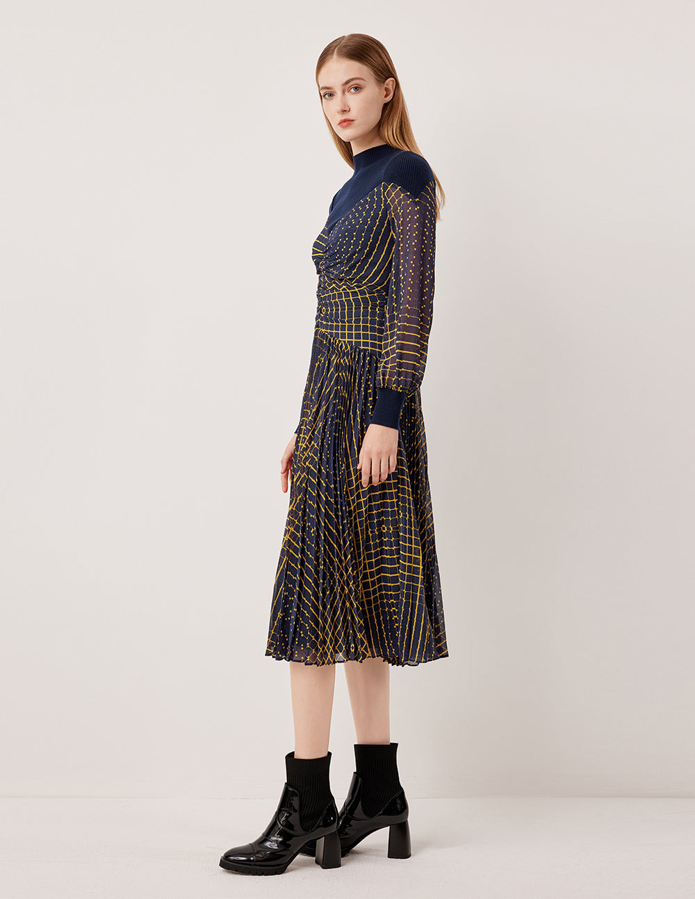 MARYLING Round Neck Knit Patchwork Plaid Pleated Midi Dress