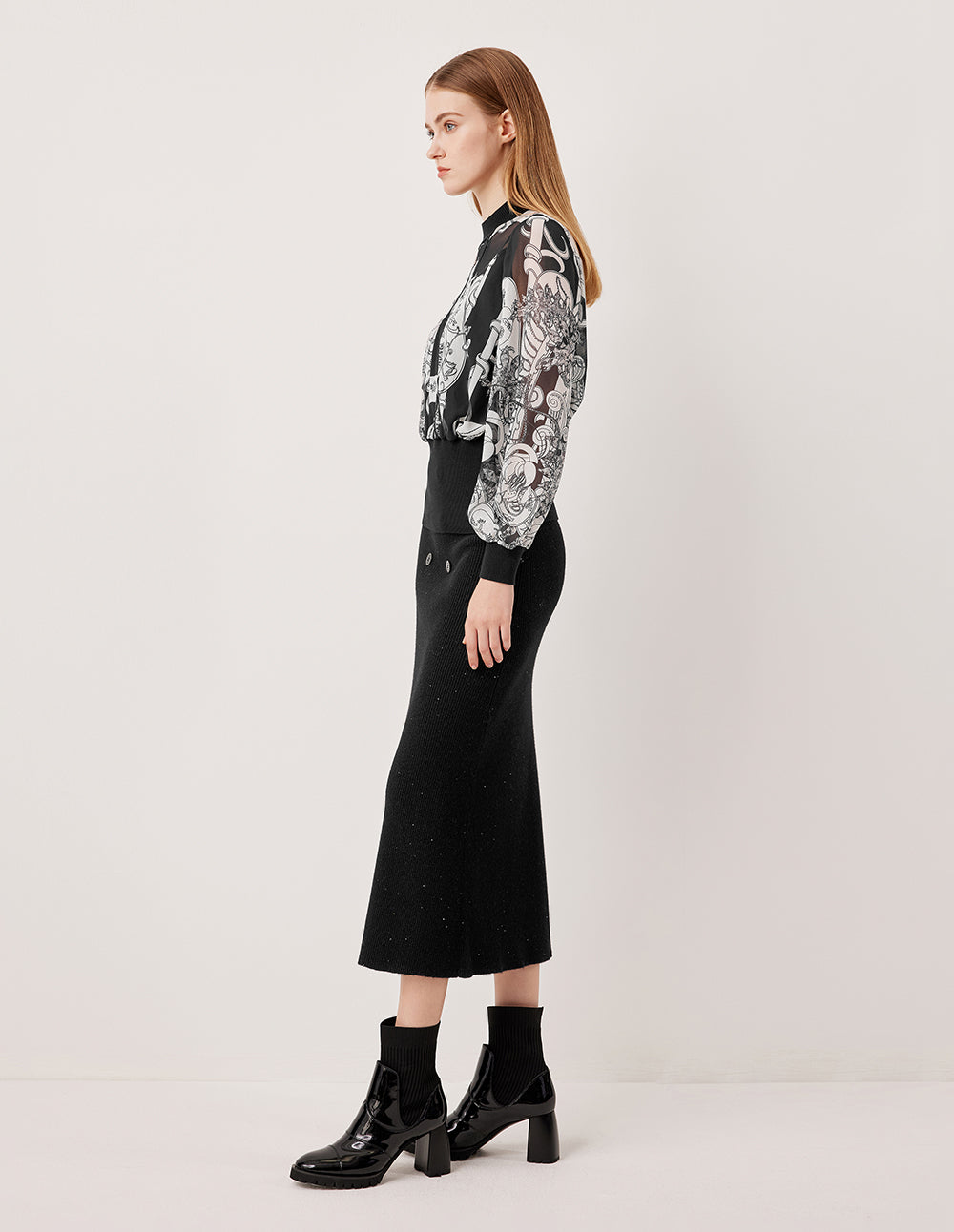 MARYLING High-Waisted Ribbed Wool Midi Skirt with Double Buttons