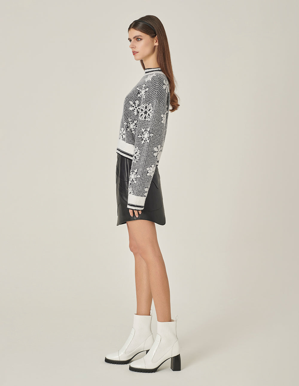 MARYLING Round Neck Snow-Flower Long-Sleeve Jacquard Knitted Cropped Pullover