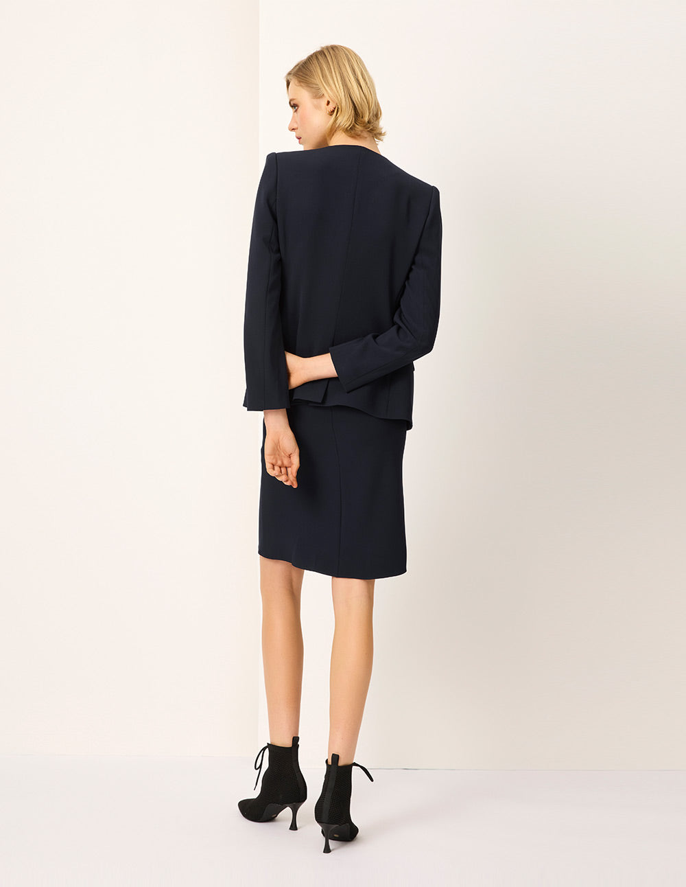 MARYLING Peaked Lapel Long-Sleeve Single-Breasted Blazer