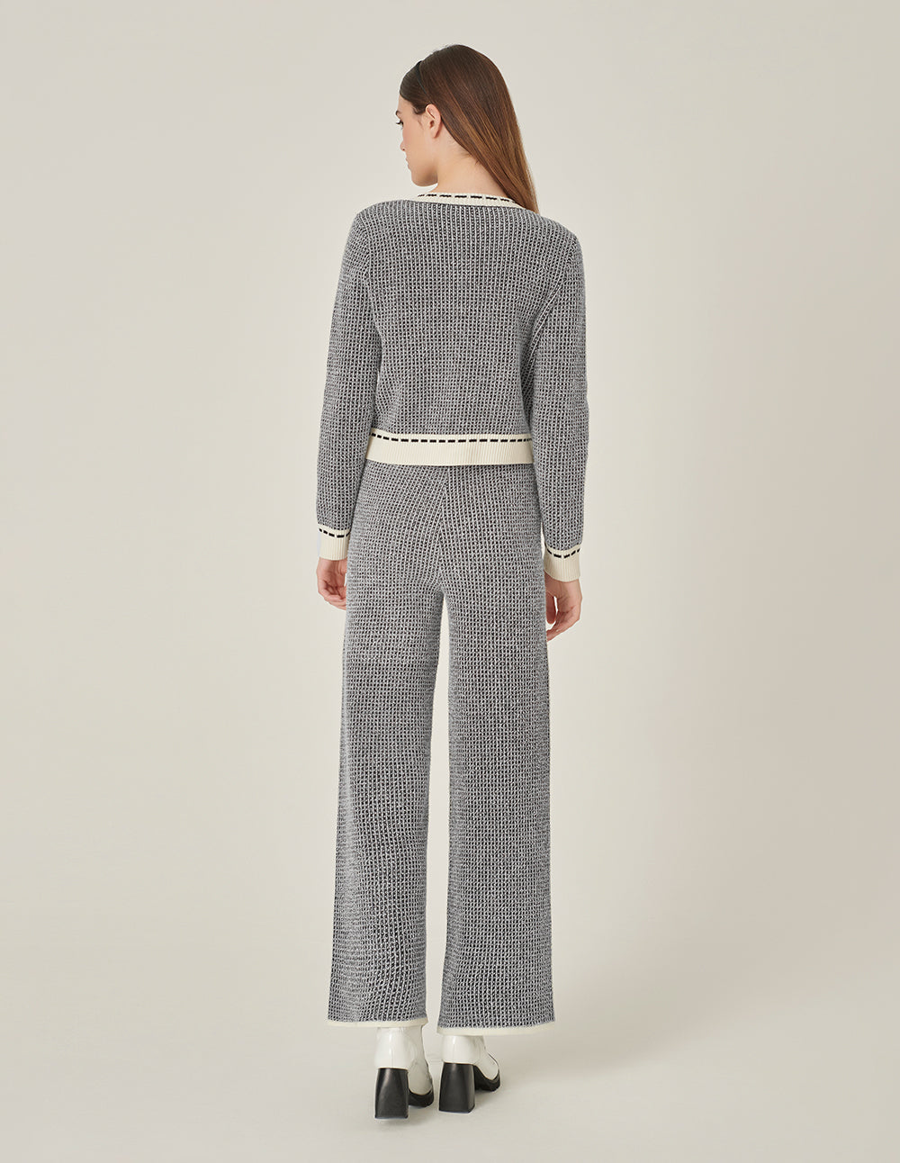 MARYLING Crew-Neck Long-Sleeve Cropped Multi-Pockets Wool Knitted Cardigan