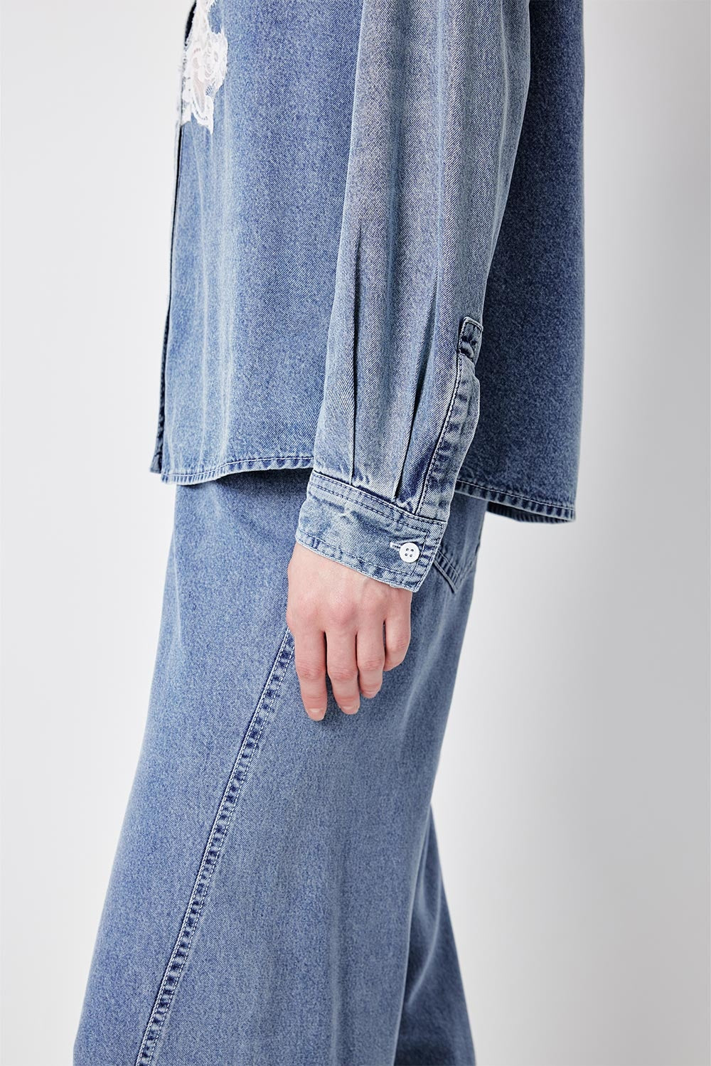 MARYLING Washed Denim Blue Relaxed Jeans