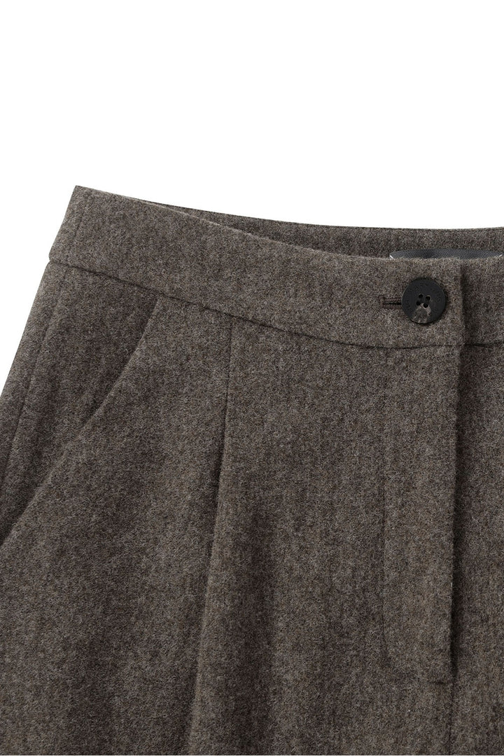 MARYLING Oakwood Green Pleated Wide-Leg Tailored Shorts