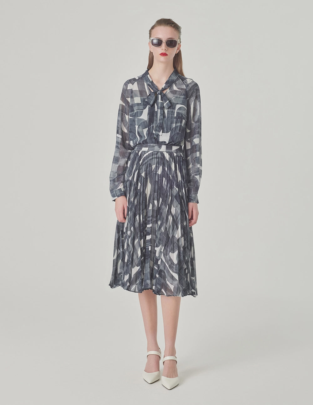 MARYLING V-Neck Ruffled Printed Blouse