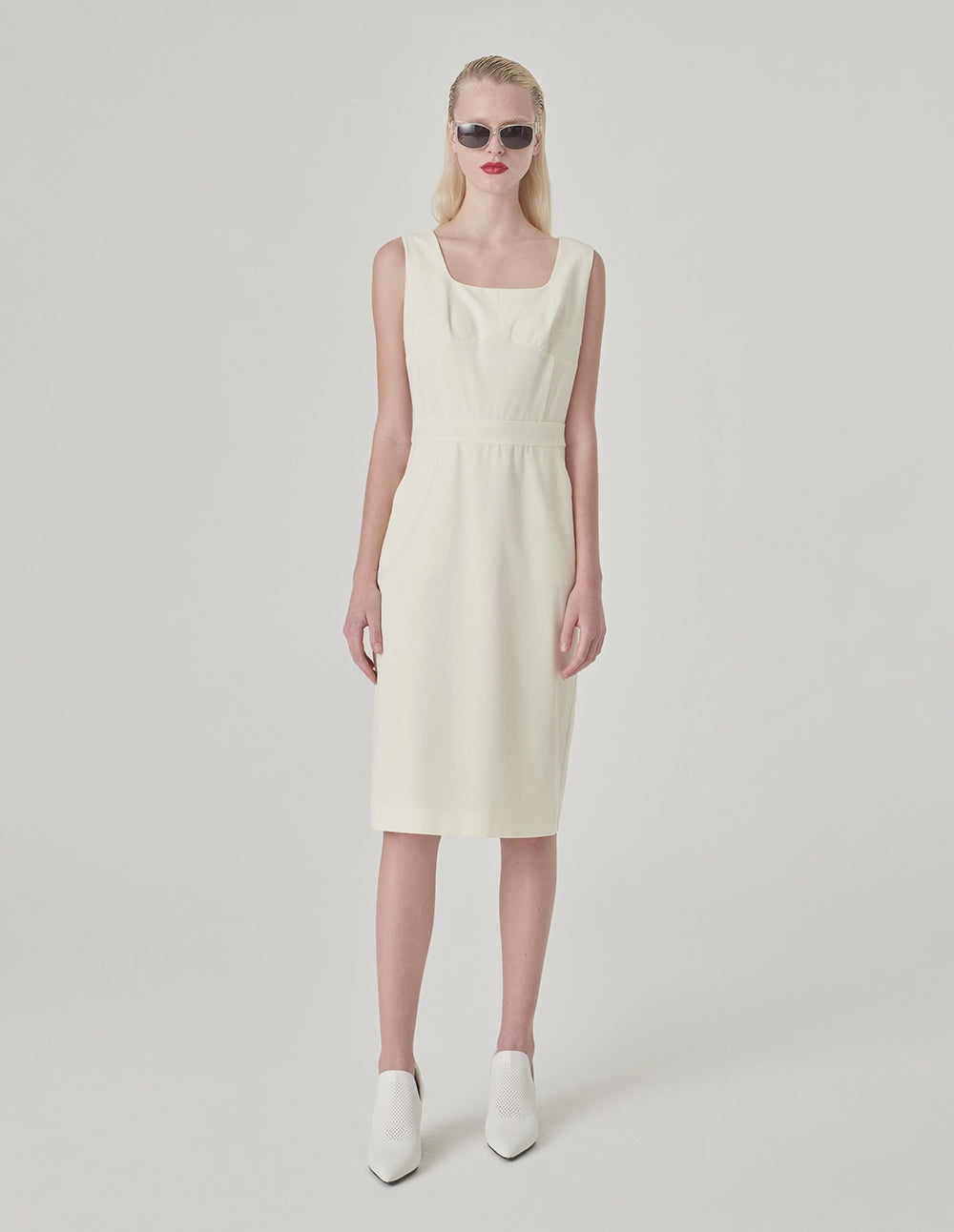 MARYLING U-Neck Sleeveless Empire Waist Dress