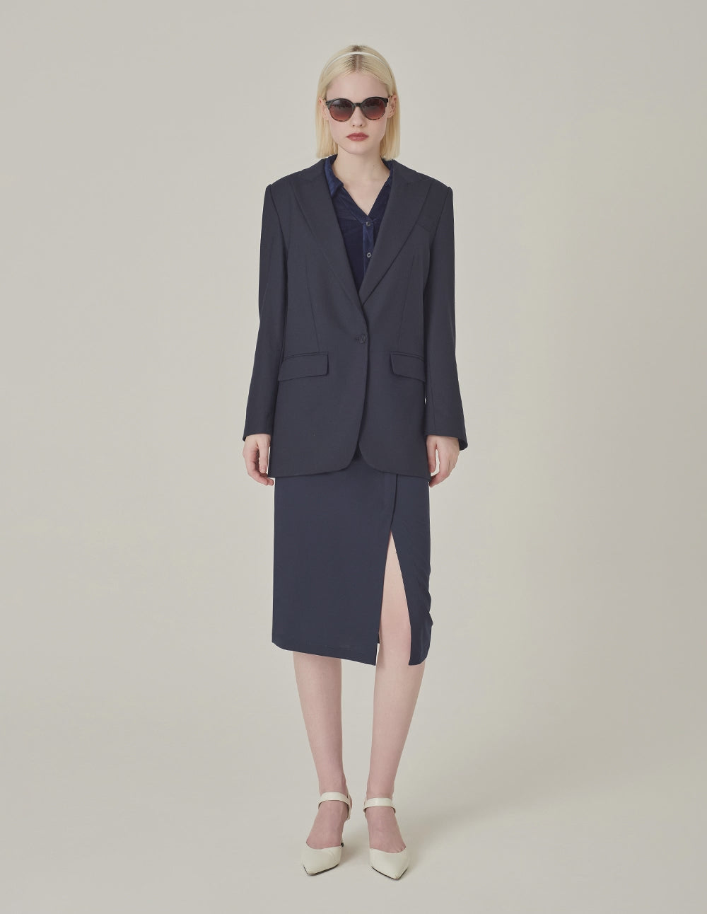 MARYLING Crew-Neck Long-Sleeve Cropped Multi-Pockets Wool Knitted Cardigan