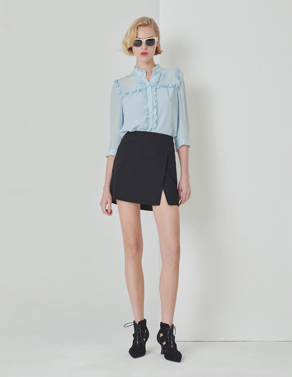 MARYLING Ice Blue Small Stand Collar Three Quarter Sleeve Shirt With Wooden Ears