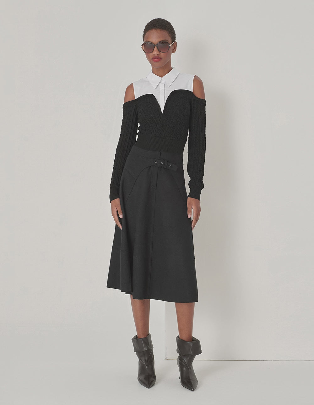 MARYLING Black And White Contrasting Off-Shoulder Stitched Top