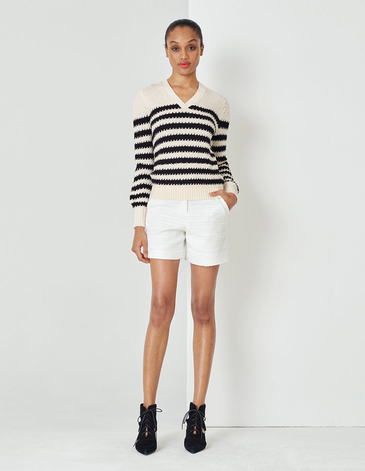 MARYLING  Black And White Contrast Colour V-Neck Blue And White Knitted Pullover