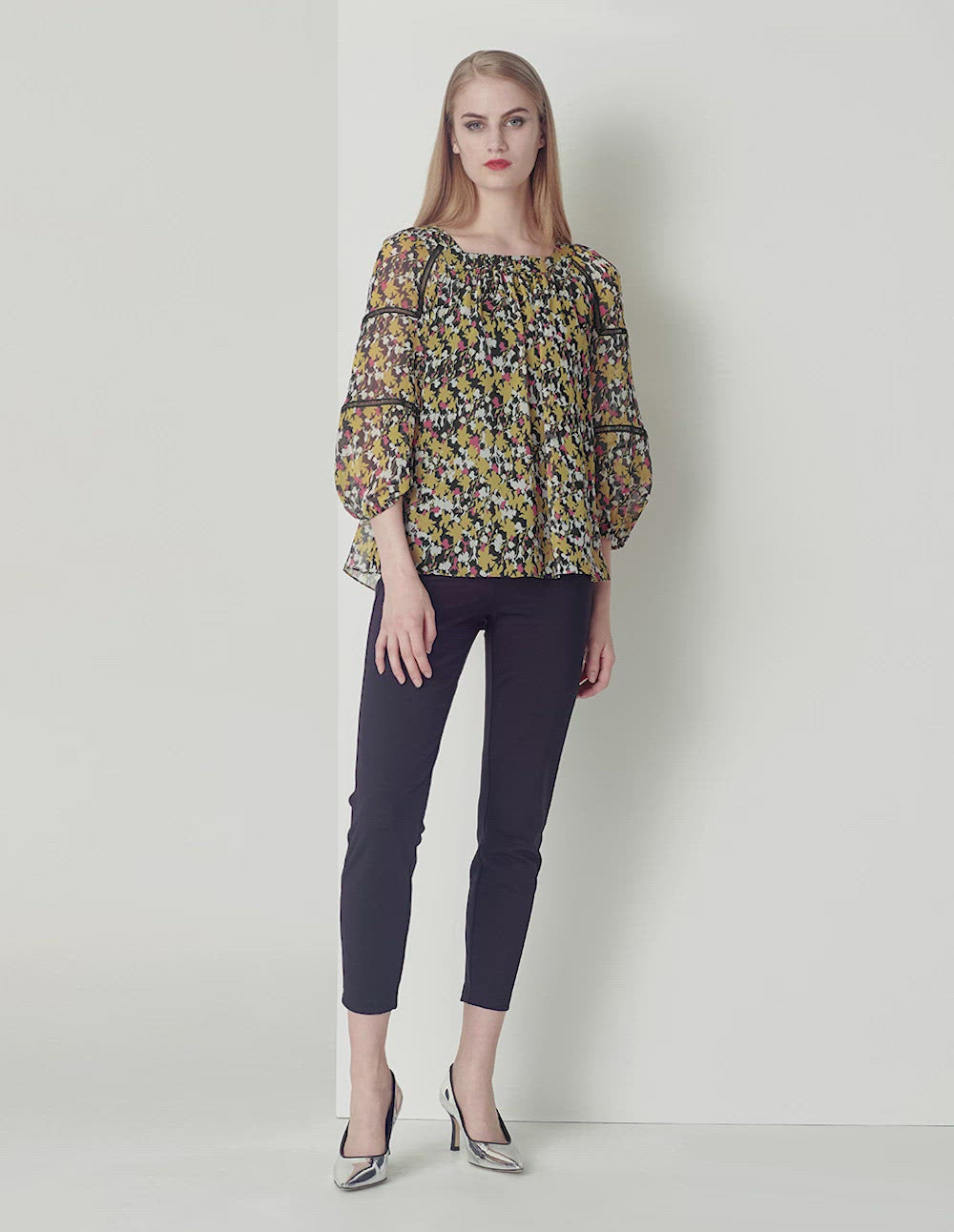 MARYLING Square Collar Puffed Sleeves Print Top
