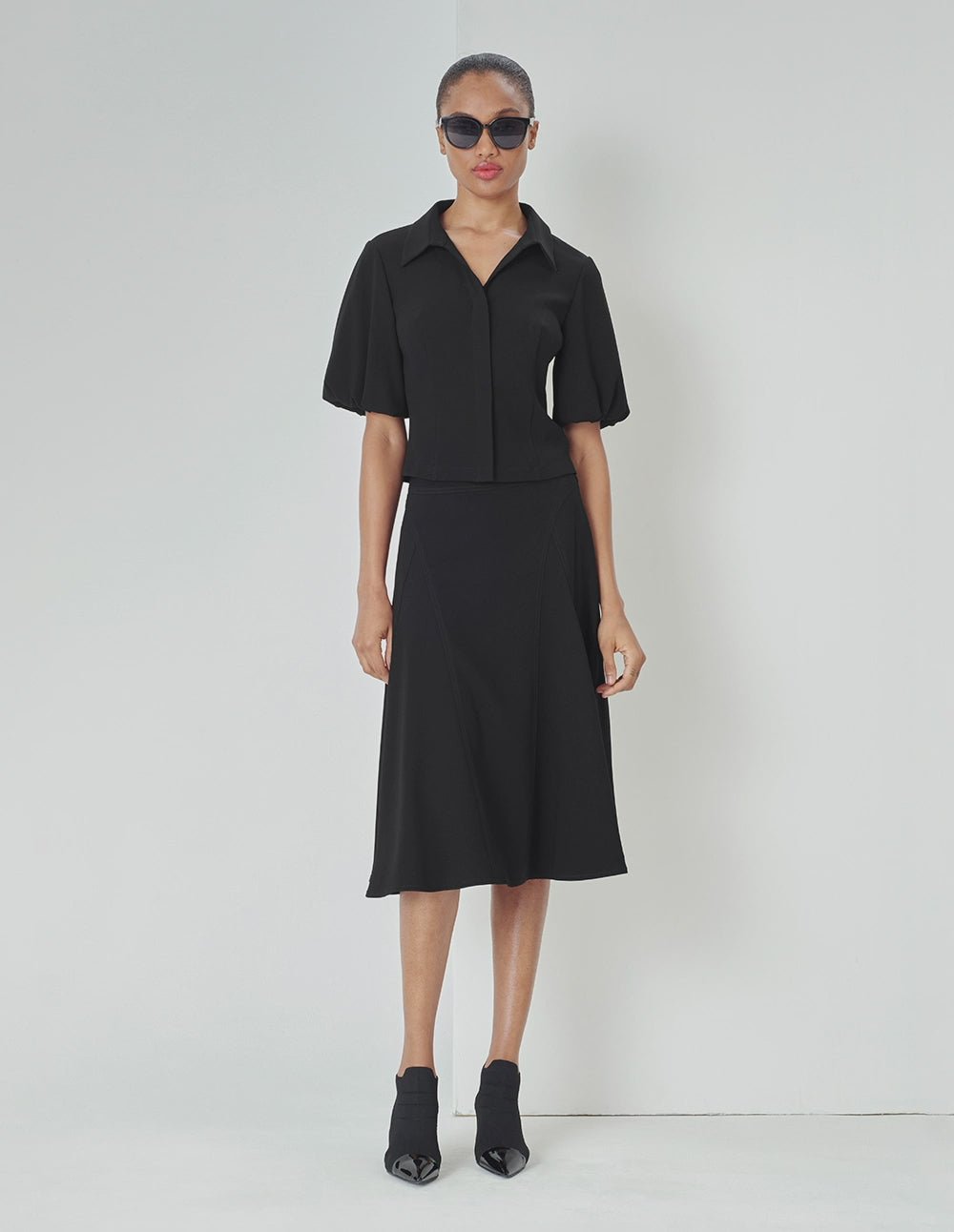 MARYLING Black Curve-Cut Bright Line Detail Skirt