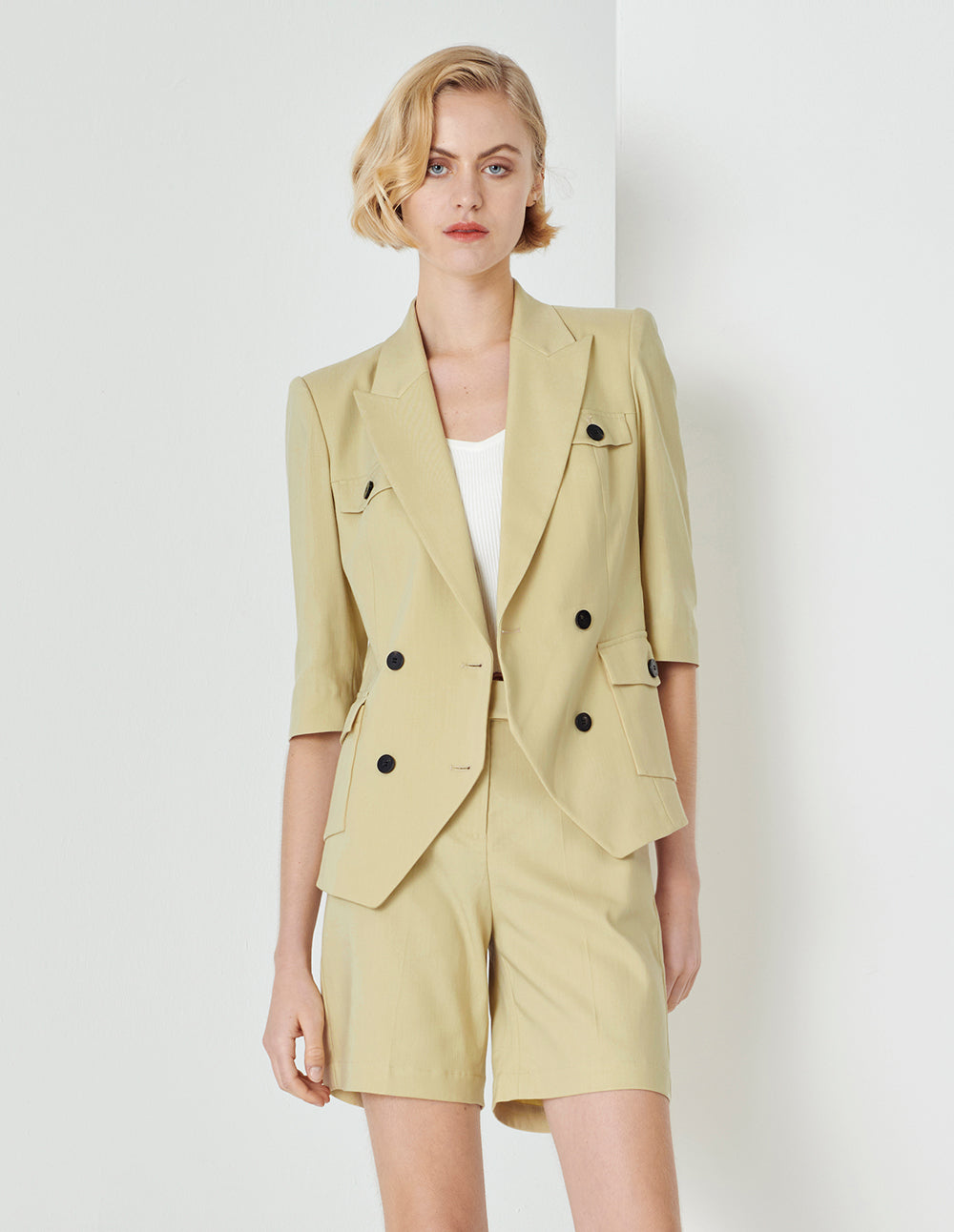 MARYLING Sand Mid-Rise Diagonal Pocket Shorts