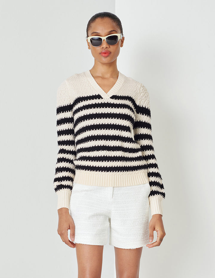MARYLING  Black And White Contrast Colour V-Neck Blue And White Knitted Pullover