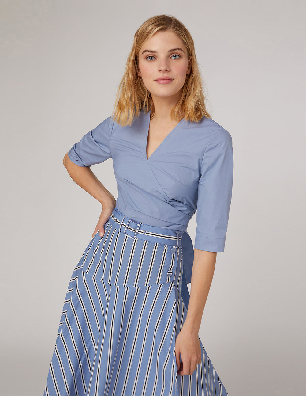 MARYLING Bow back v-neck top