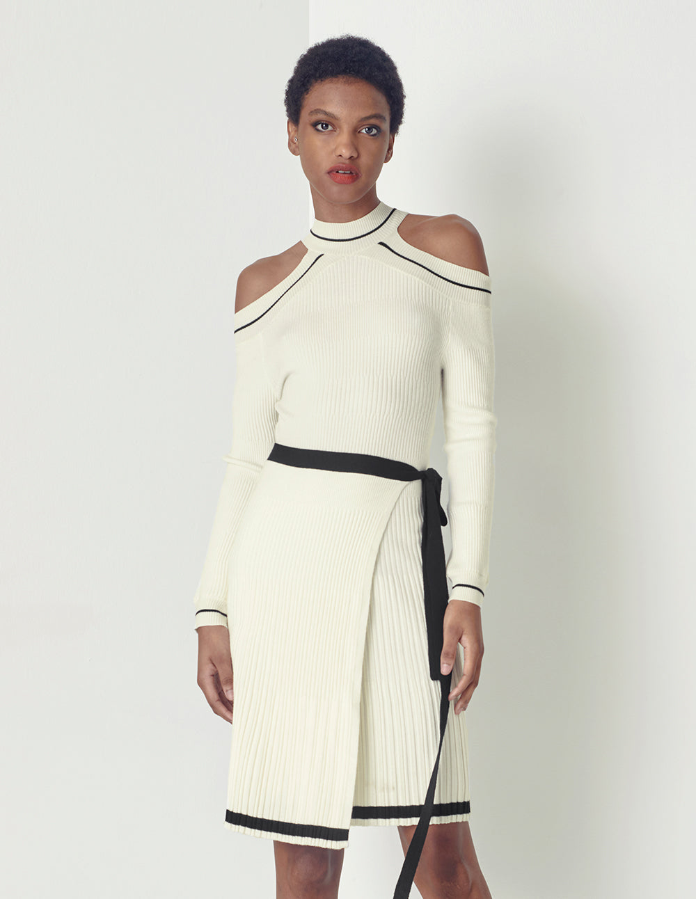 MARYLING Off shoulder black white knit dress