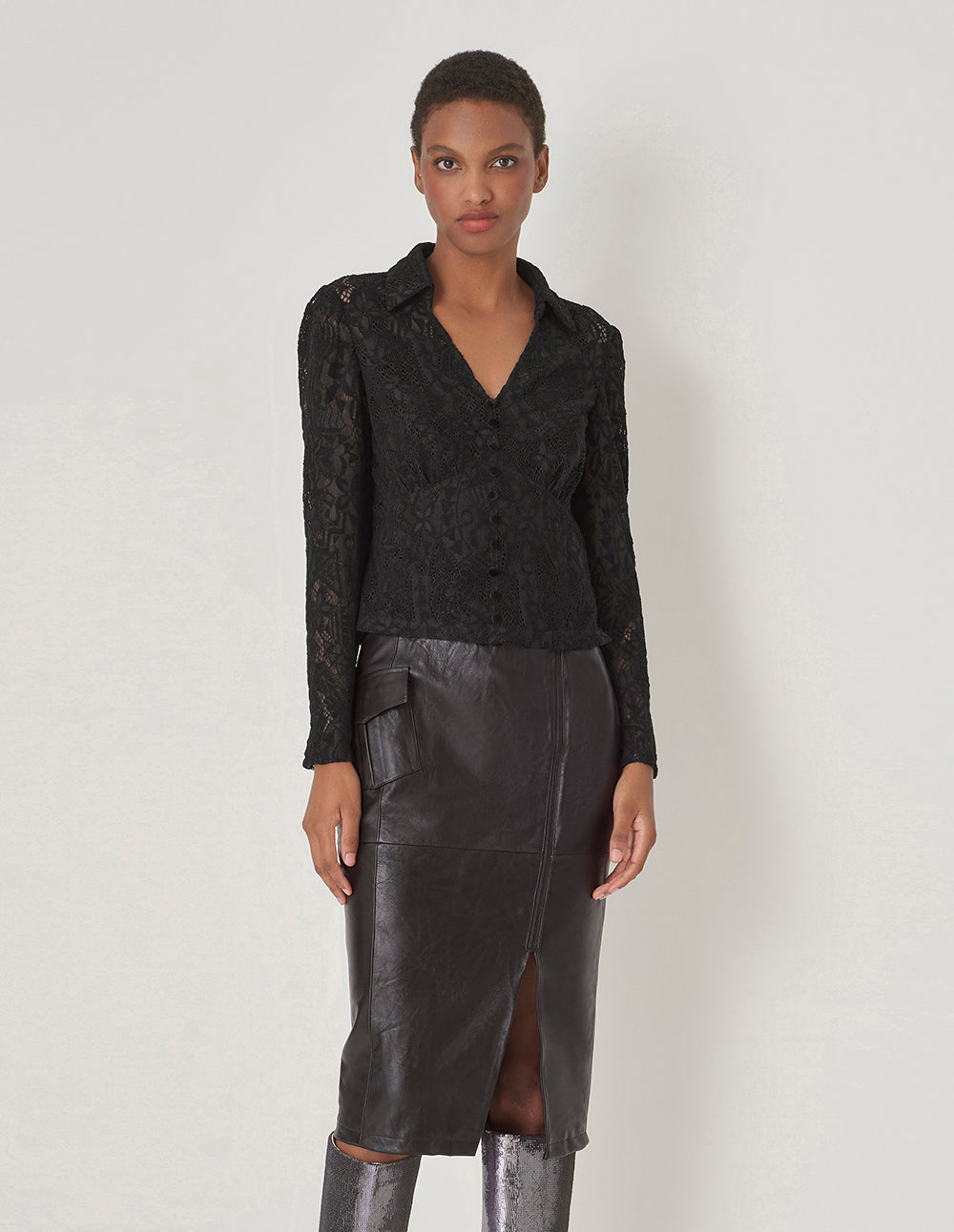 MARYLING Black V-Neck Fitted Lace Bouse