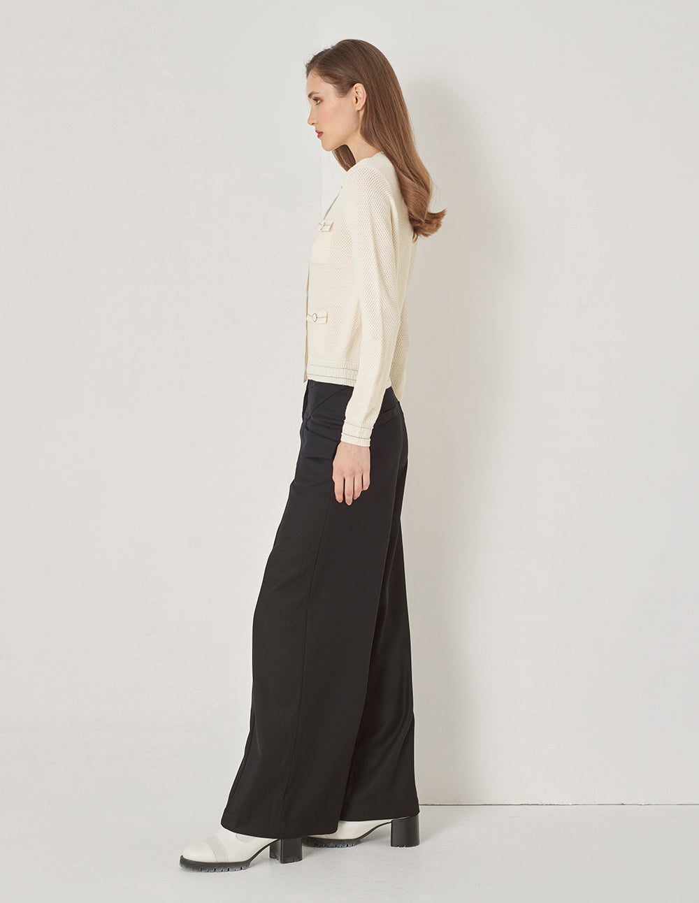 MARYLING Off-White Crewneck Knit Cardigan