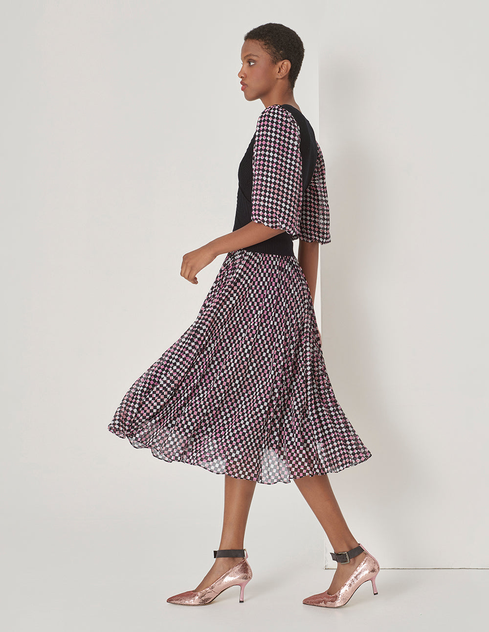 MARYLING Red Berry Checkered V-Neck Shuttle With Printed Top