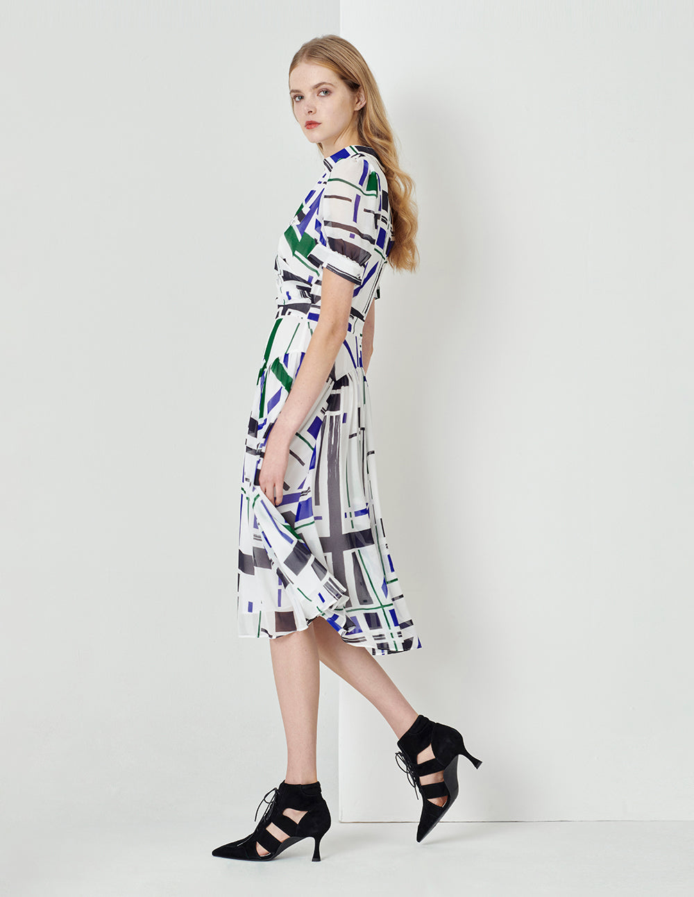 MARYLING Blue And White Geometric Art Print V-Neck Dress