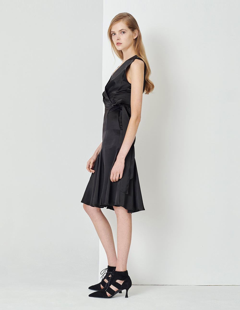 MARYLING Black V Neck Side Tie Mermaid Dress