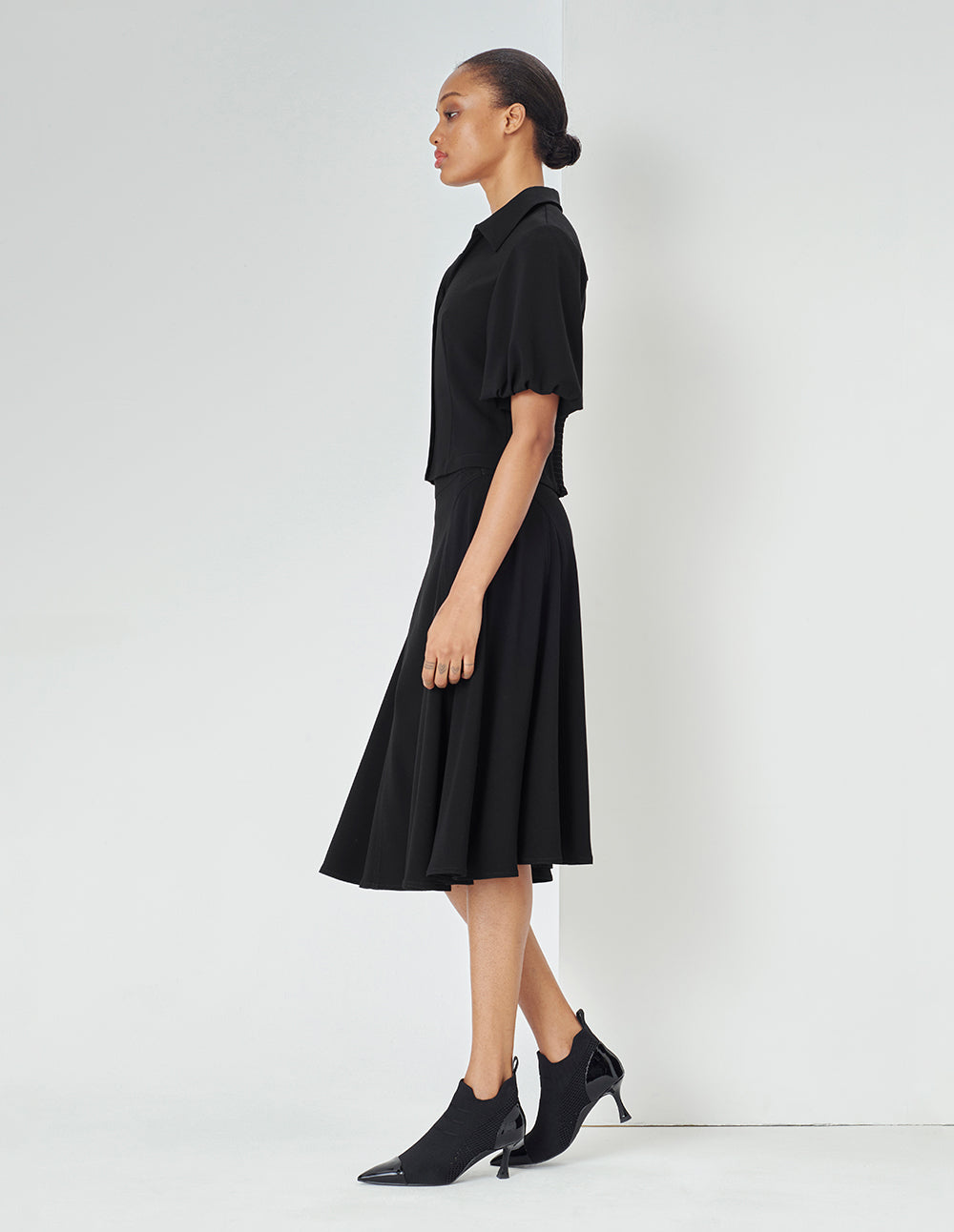 MARYLING Black Curve-Cut Bright Line Detail Skirt