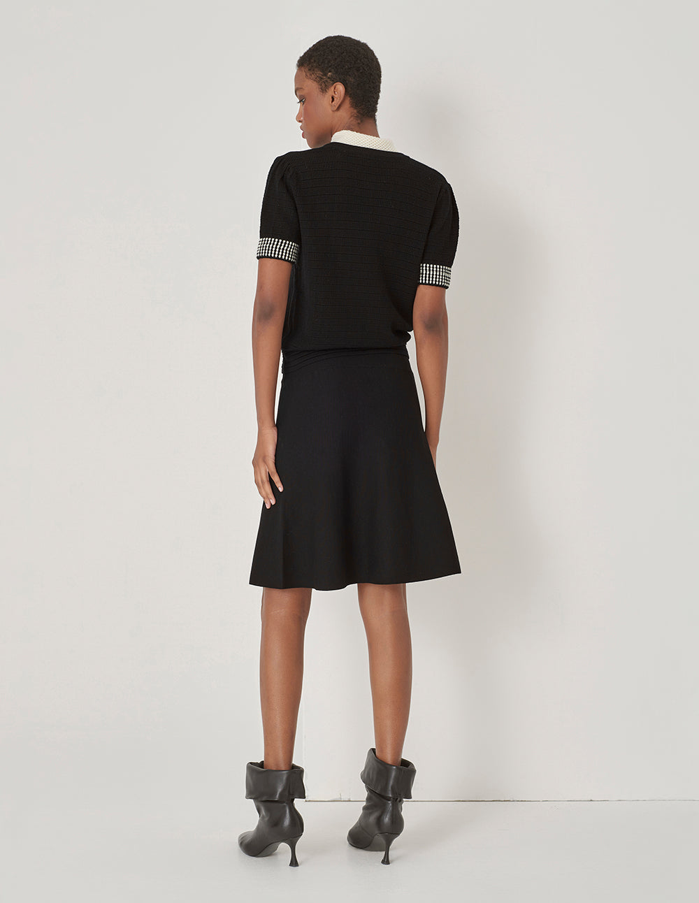 MARYLING Black And White Tie Design Knitted Short-Sleeved Pullover