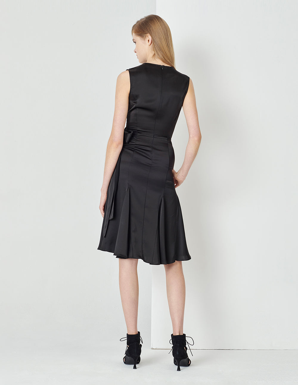 MARYLING Black V Neck Side Tie Mermaid Dress