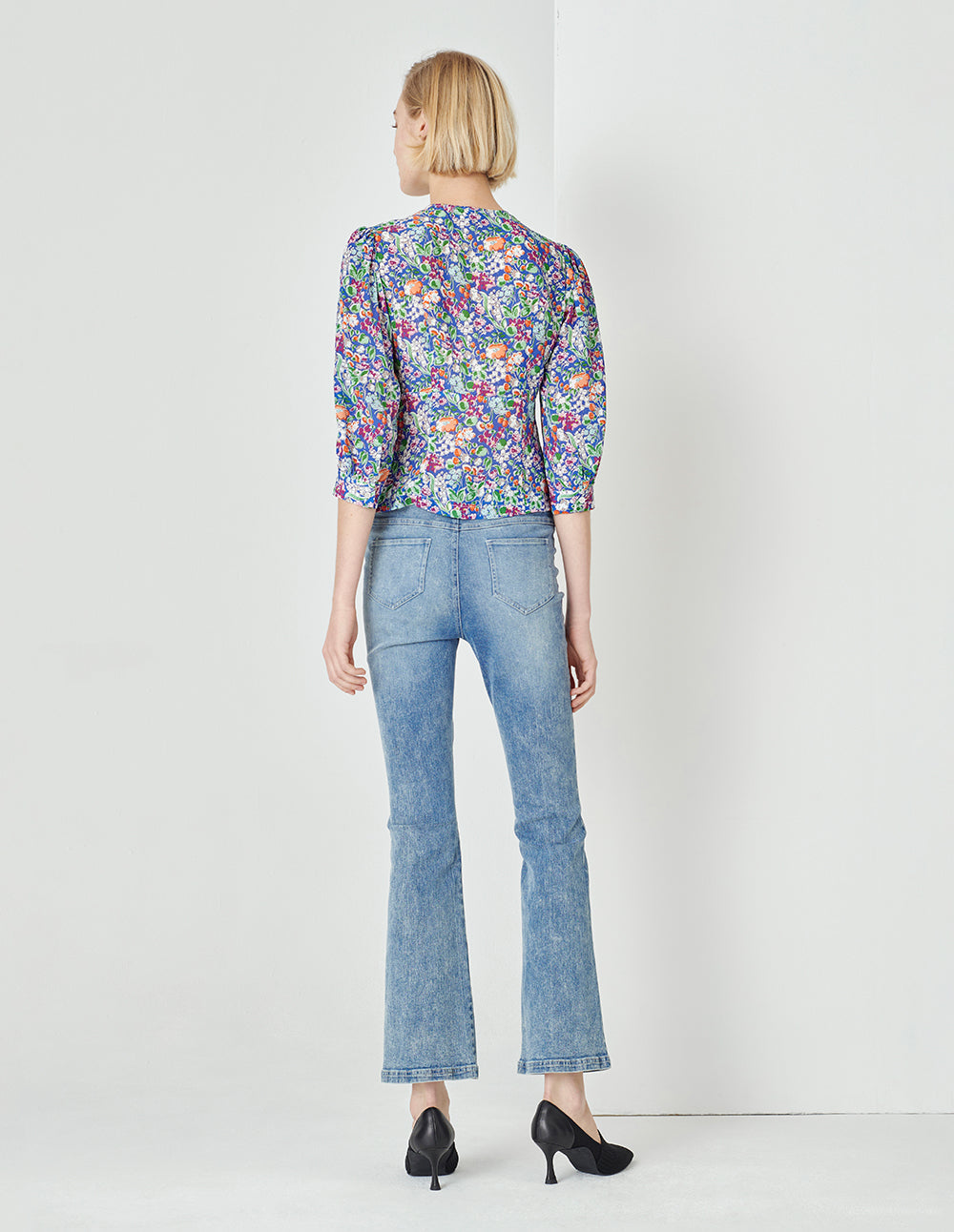 MARYLING Colourful underwater garden V-neck long-sleeved silk top