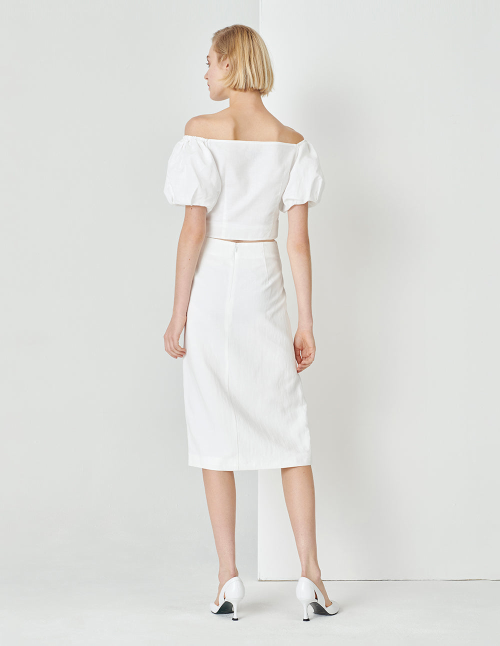 MARYLING White Puff Neck Pleated Pleated Top