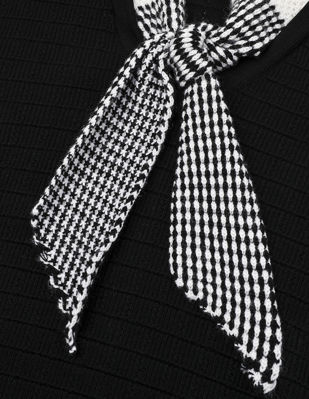 MARYLING Black And White Tie Design Knitted Short-Sleeved Pullover
