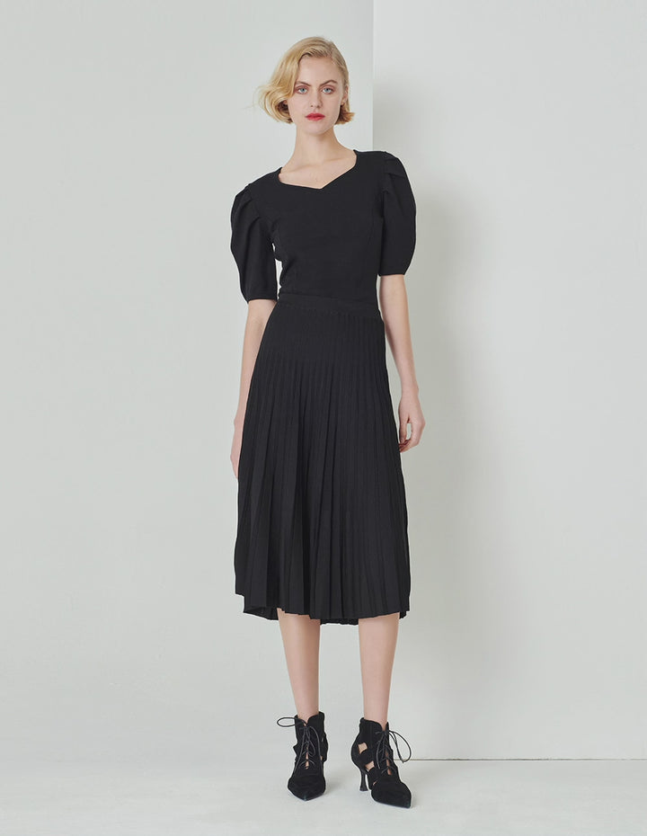 MARYLING Black Heart-Shaped Collar Large Pleated Knitted Top